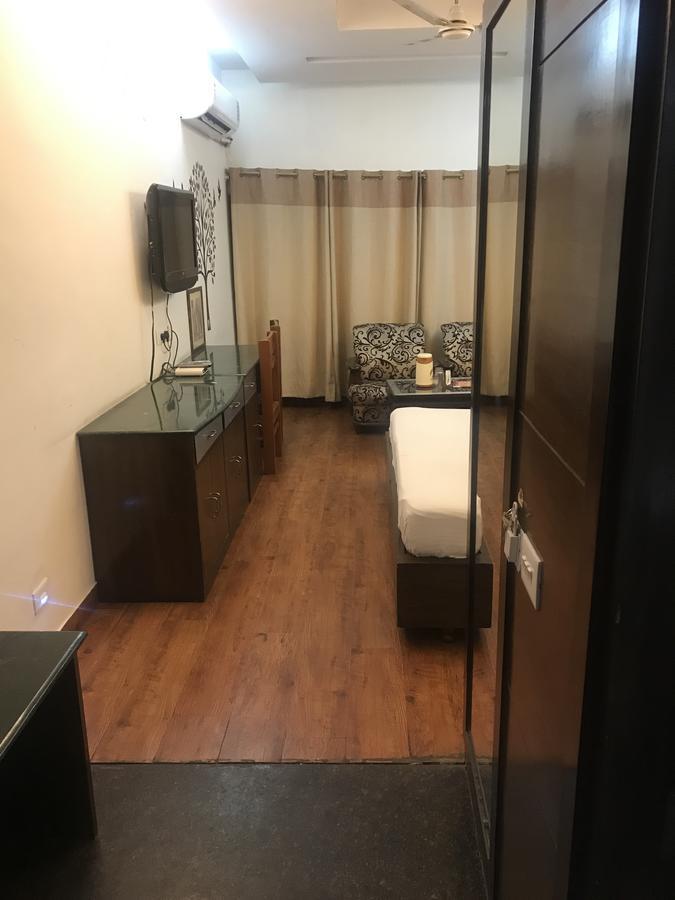 Hotel Amar Chandigarh Exterior photo